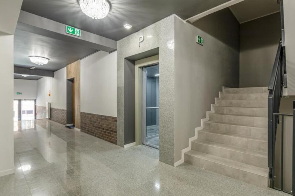 Modern Riverside Apartment With Free Parking Space 什切青 外观 照片