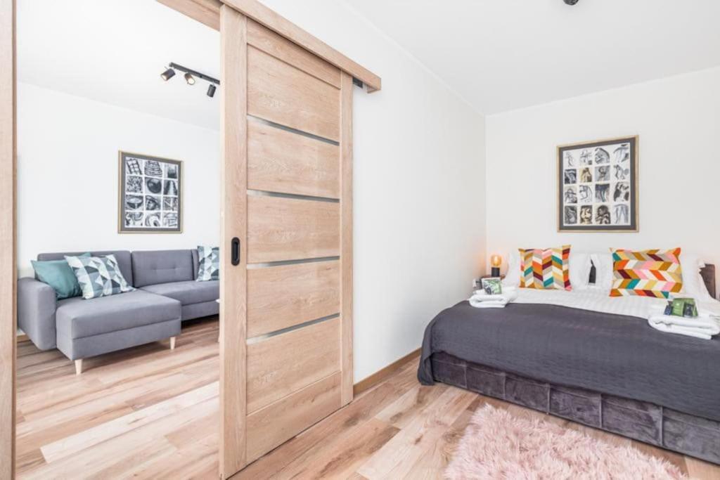 Modern Riverside Apartment With Free Parking Space 什切青 外观 照片