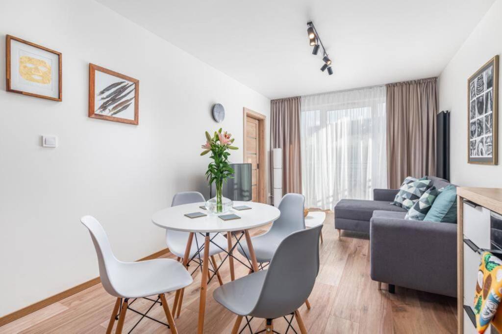 Modern Riverside Apartment With Free Parking Space 什切青 外观 照片