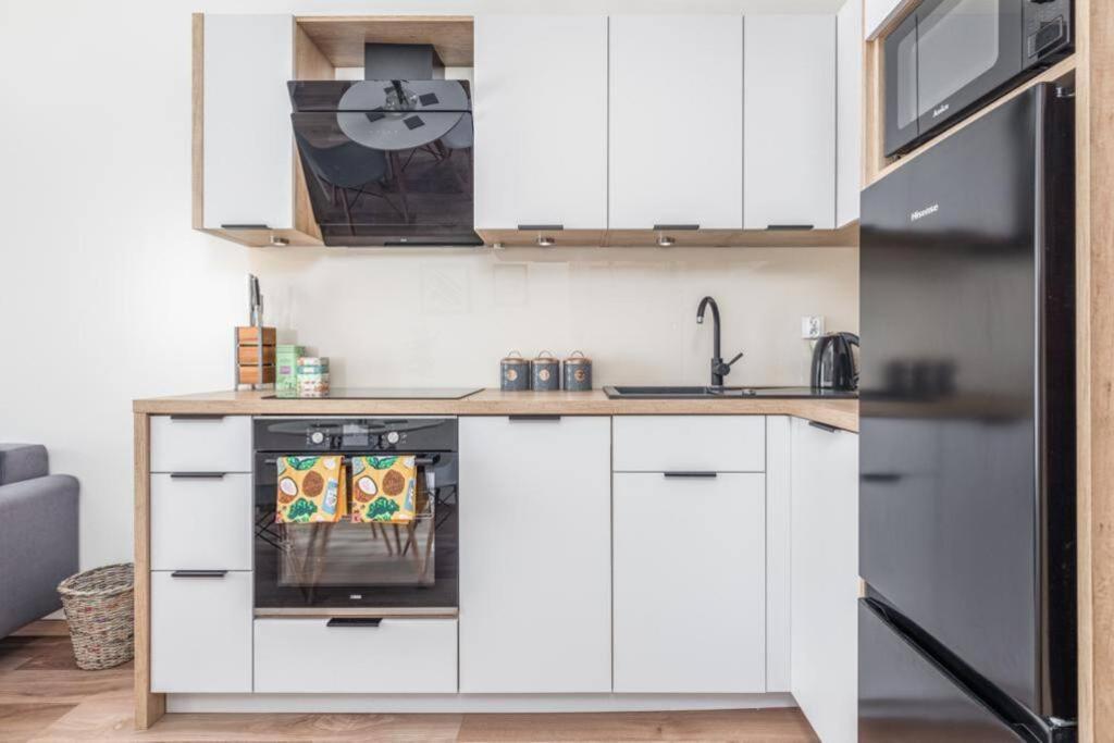 Modern Riverside Apartment With Free Parking Space 什切青 外观 照片